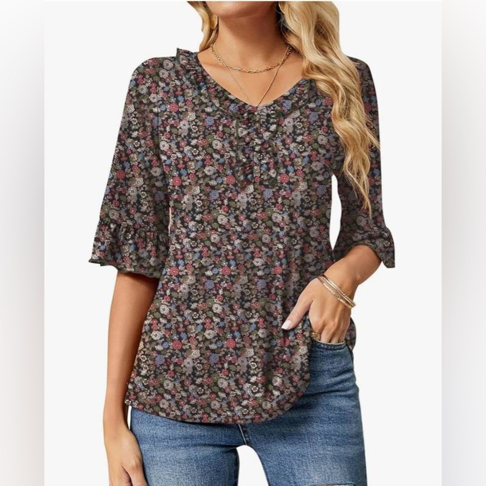 NWOT - Misakia - Women's Summer Tops - Trendy V-Neck - Floral